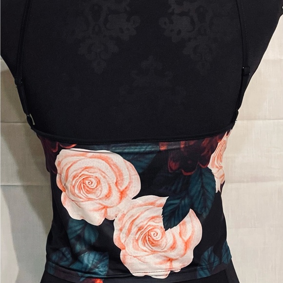 Floral Print Crop Top NWOT - Picture 2 of 2